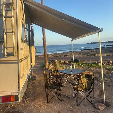 Palmi Caravan Κάμπινγκ *